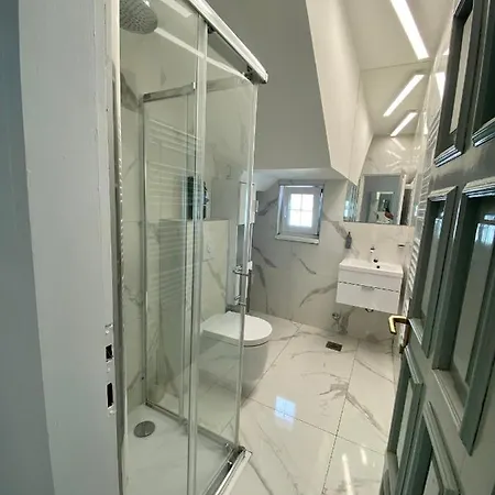 Stojanovic 아파트 *